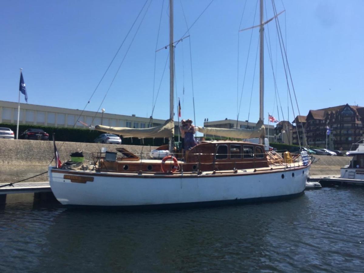 Port Deauville Yacht Vintage Eksteriør billede